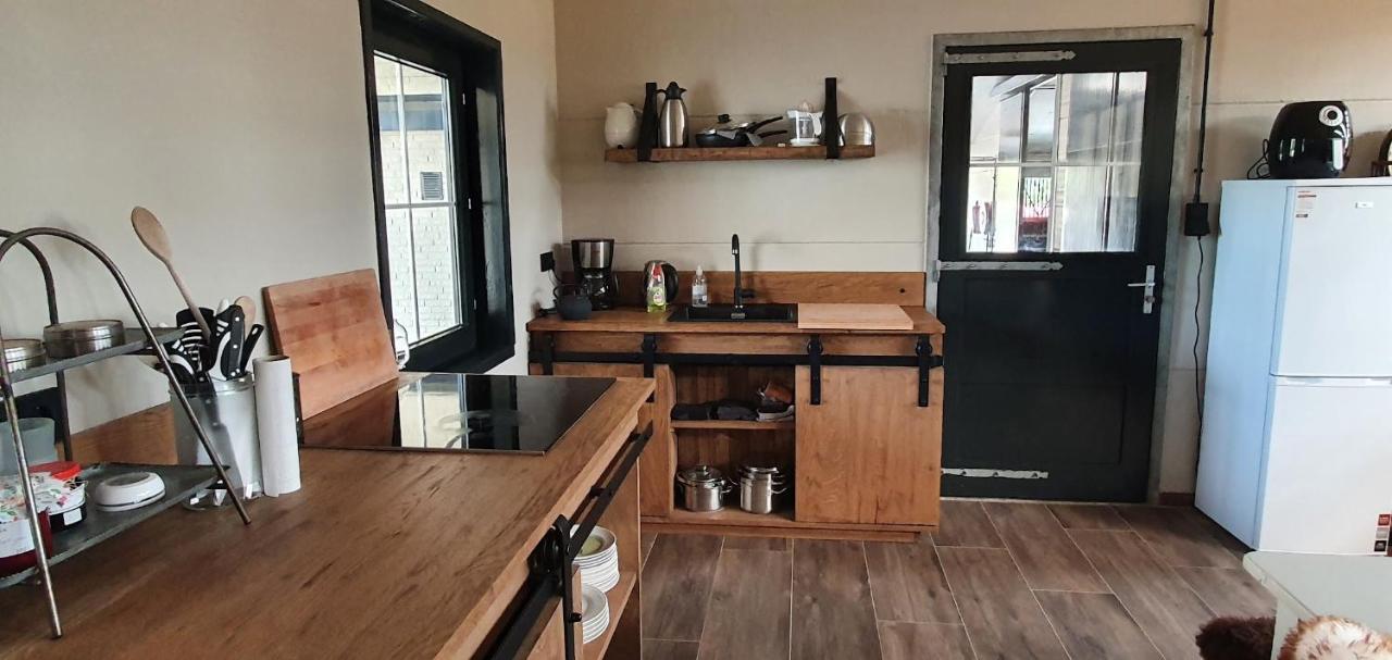 Luxe Gastenkamer Met Living En Keuken Bij Friezen Paarden Stal Pellendijk Westendorp Esterno foto
